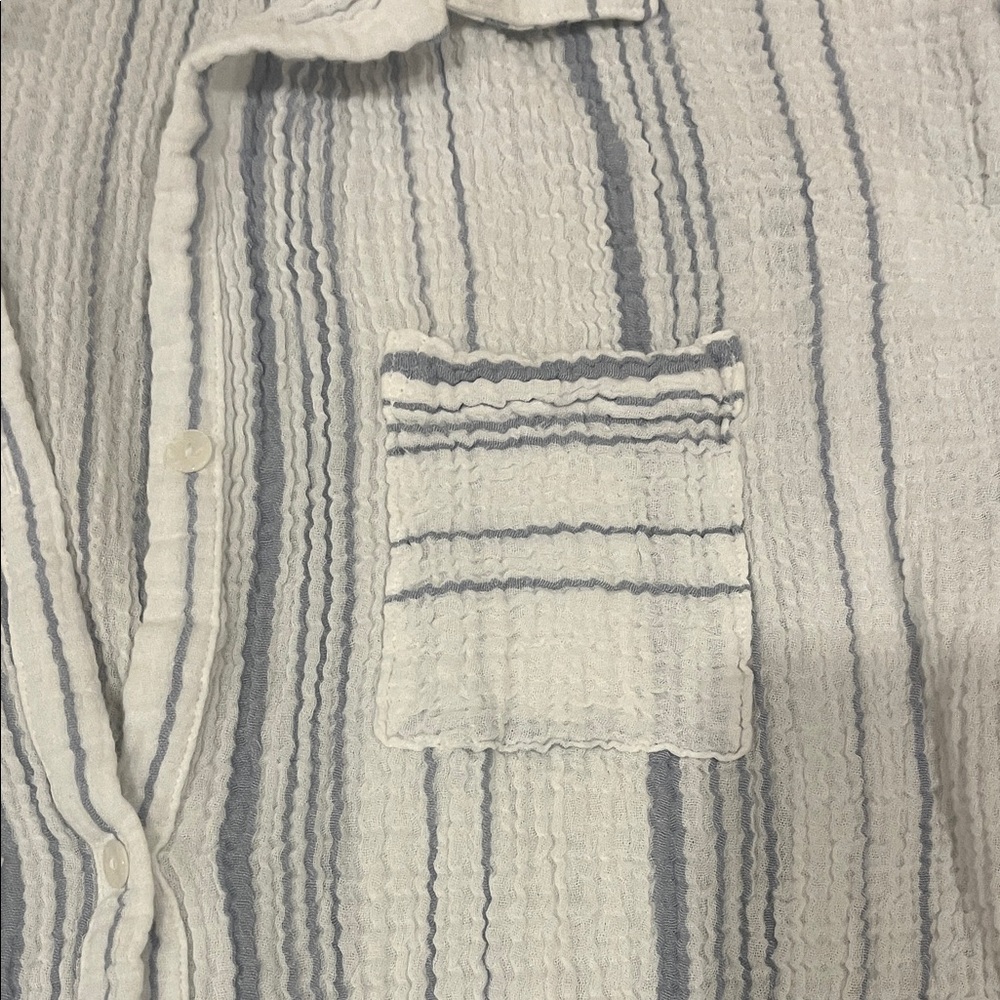 Kona Sol Casual White and Blue Striped Shirt - Picture 3 of 8
